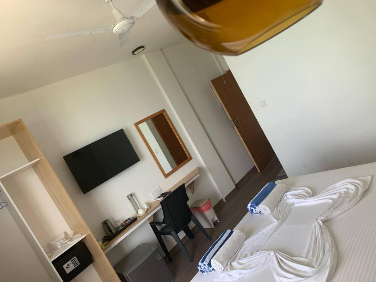 The Sunset Villa Dhiffushi Εξωτερικό φωτογραφία